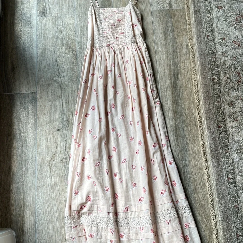 Abercrombie and fitch maxi dress. Fully lined with pockets